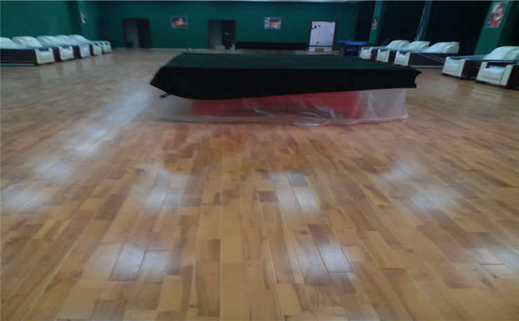 學(xué)校舞臺木地板哪個品牌好?