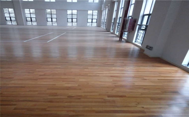 橡膠木羽毛球館木地板怎么保養(yǎng)?