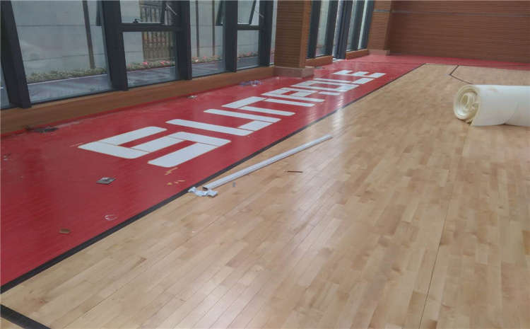 楓木籃球館木地板怎么維修?