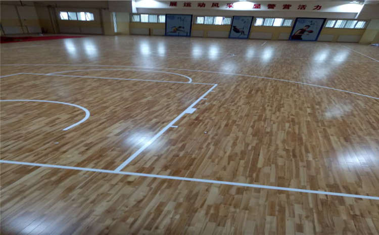松木籃球場實(shí)木地板價(jià)格