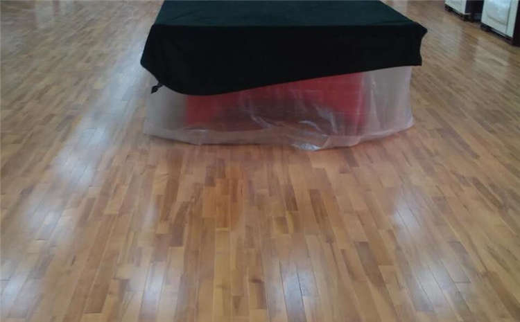 學校籃球館木地板多少錢一平米?