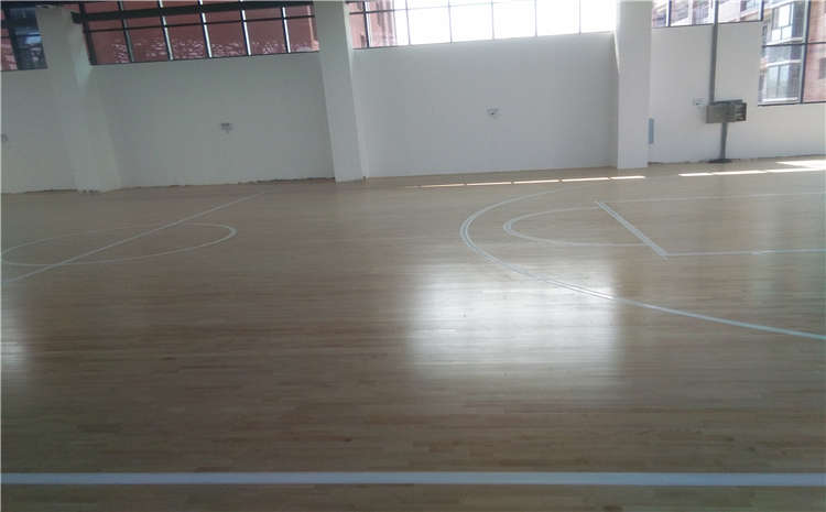 常見(jiàn)的體育場(chǎng)館木地板廠家有哪些