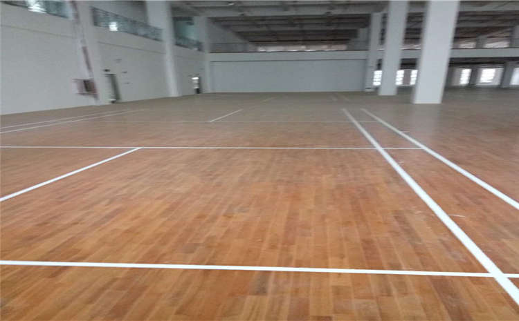 22厚羽毛球館木地板造價(jià)是的多少?